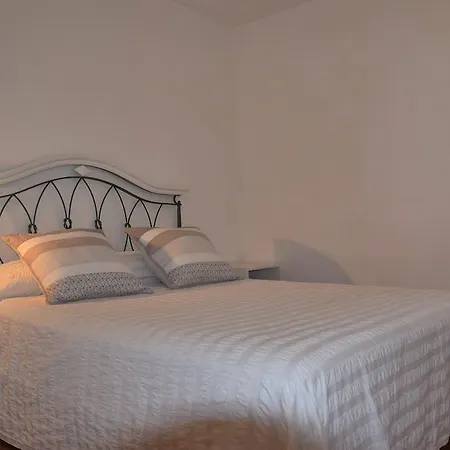 Apartman Ginjoler *